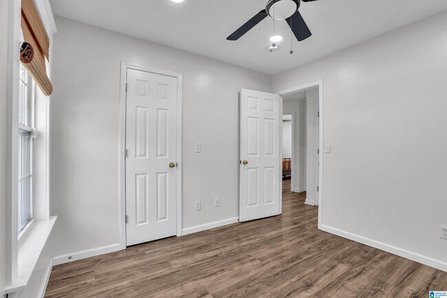 Building Photo - 741 47th Pl S