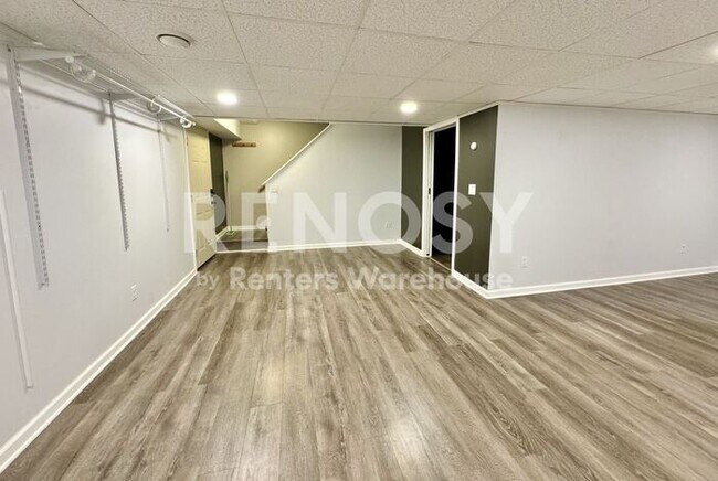 Building Photo - 1308 Landmark Trail S