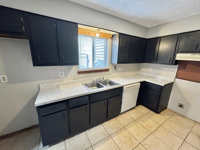 Building Photo - 3786 Tchulahoma Rd