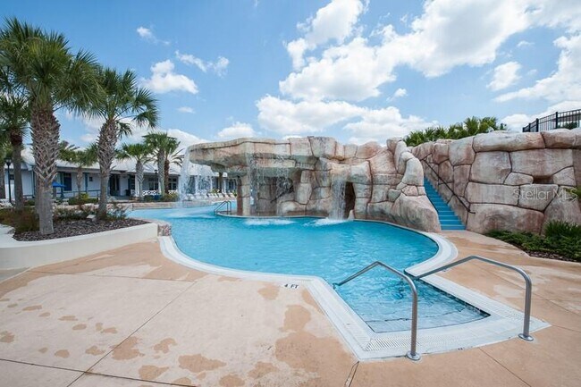 Building Photo - 5809 Fishhawk Ridge Dr