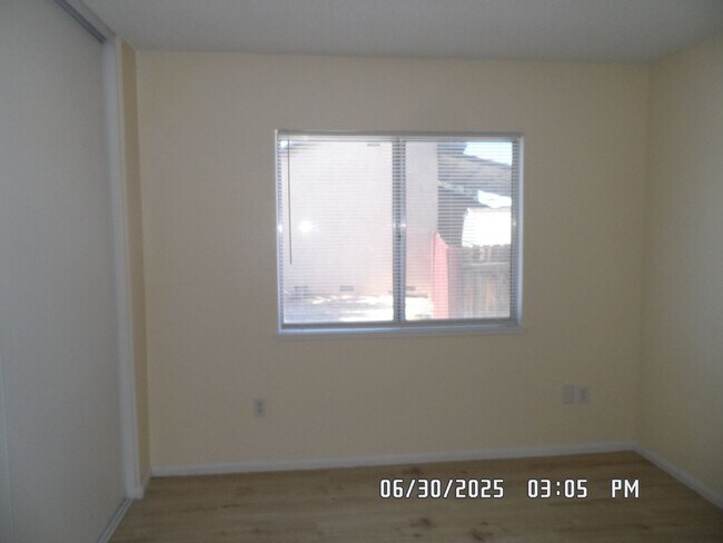Building Photo - 3 Bedrooms, 2 Bathrooms, 3 Car Garage, Fir...