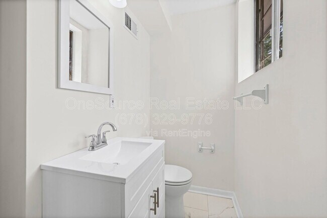 Building Photo - 4410 Carrollwood Dr