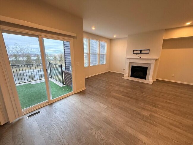 Building Photo - Lake Orion Townhome for Rent – 3 Bed, 2.1 Bath | 1,858 Sq Ft | $3,000/month