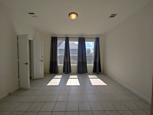 Building Photo - 7802 Winter Hawk Cir
