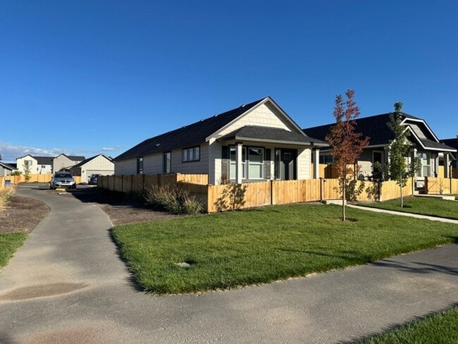 Building Photo - NEWER CONSTRUCTION - 2 BR 1BA Hayden Home in Redmond