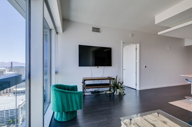 Building Photo - 4471 Dean Martin Dr