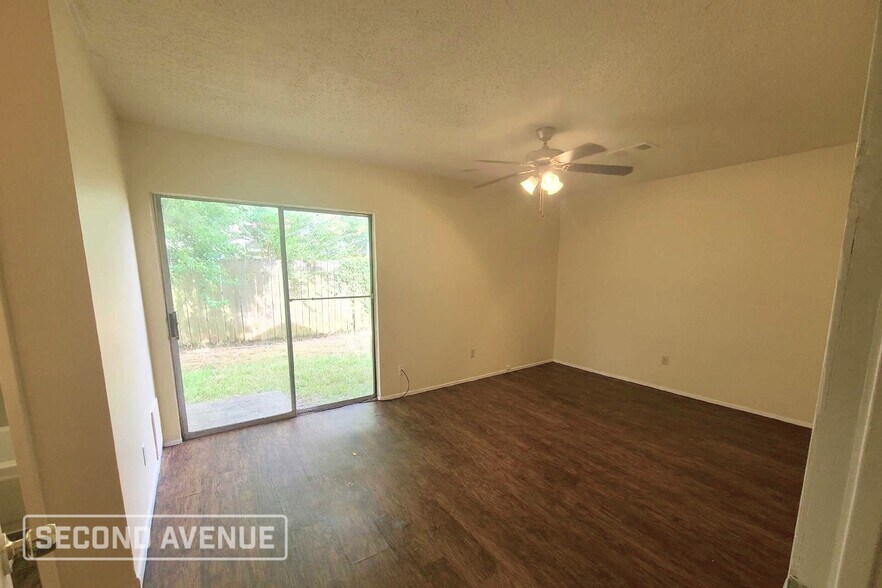Building Photo - 19914 Burle Oak Dr