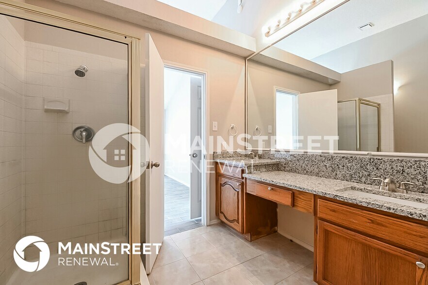 Building Photo - 711 Meadowcreek Ct