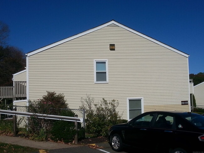 Building Photo - 461 E Mitchell Ave