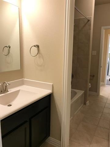 Building Photo - 2105 Washington Park Way