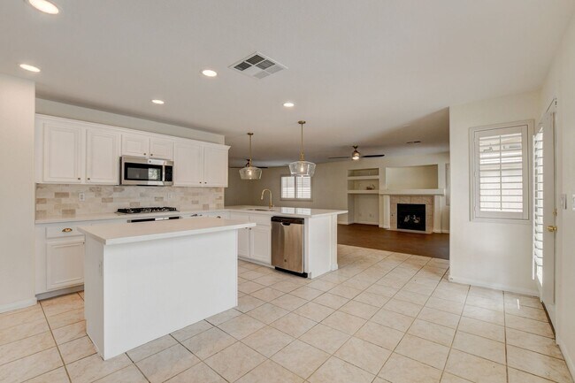 Building Photo - 8913 Arabian Filly Ave