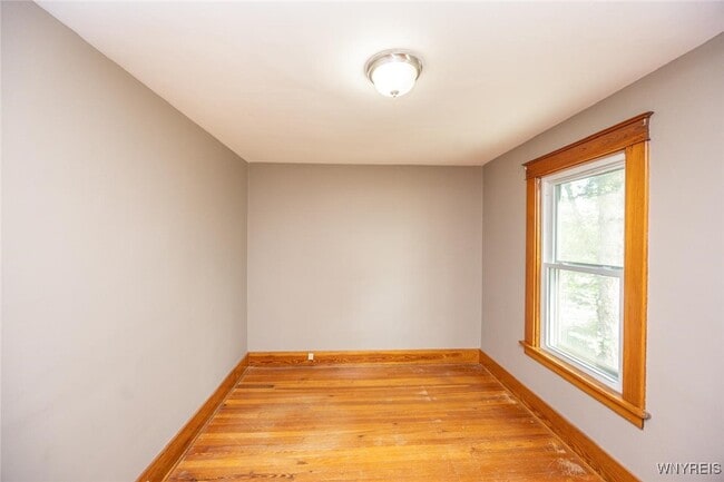 Building Photo - 1112 College Ave