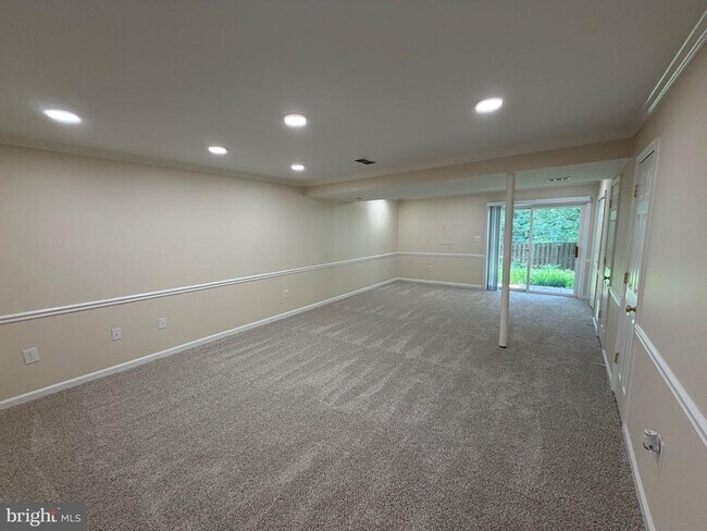 Building Photo - 359 Snyder Ln