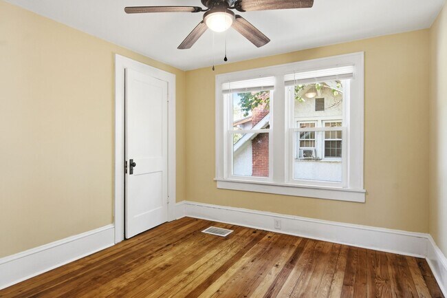 Building Photo - Recently Renovated 3 Bedroom Craftsman – Pet Friendly!