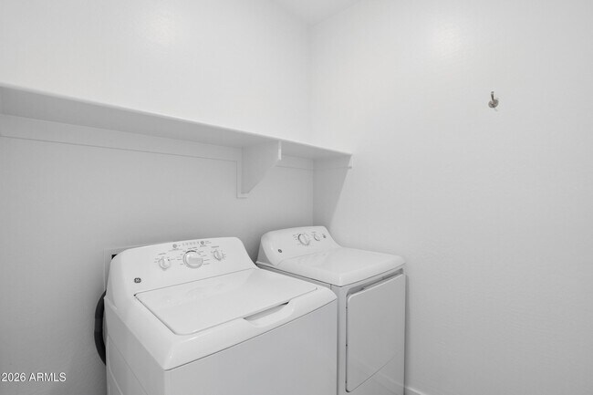 Building Photo - 25293 W Wayland Dr