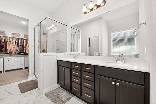 Building Photo - 6638 Albany Forest Ct