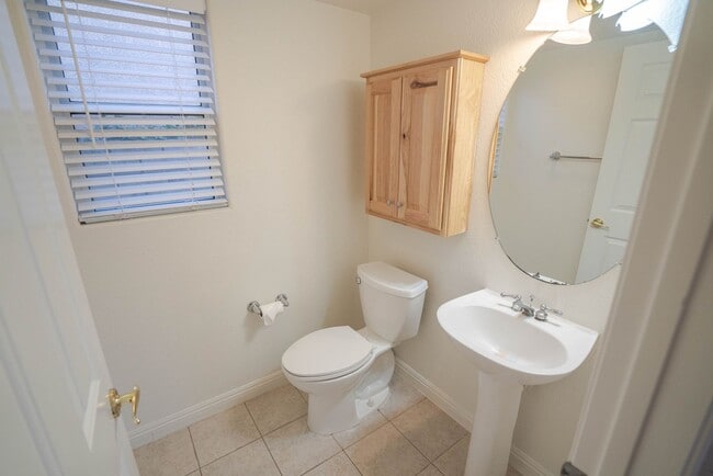 Building Photo - Stevenson Ranch 3 Bedroom Home for Rent!