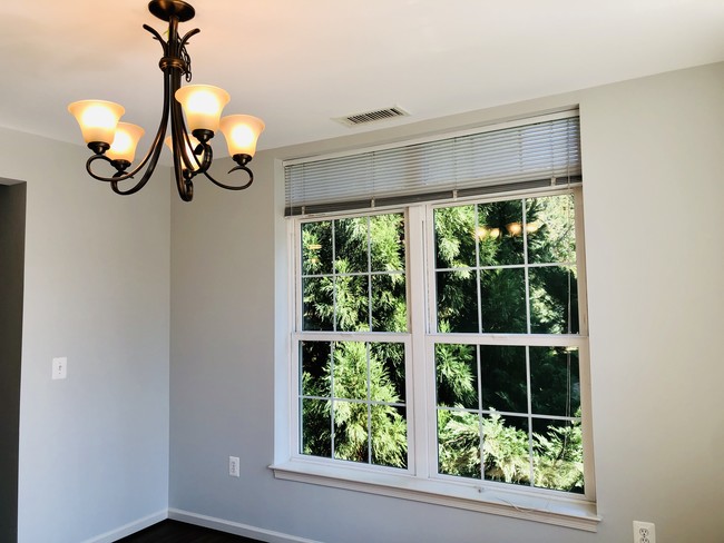 dinning room - 2729 Gallows Rd