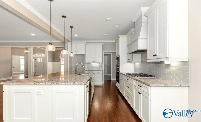 Building Photo - 138 Legacy Cove Dr SW