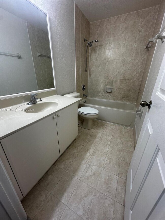 Building Photo - 2812 SE 16th Ave