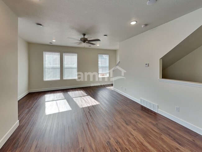 Building Photo - 6082 S Jordan Pkwy W