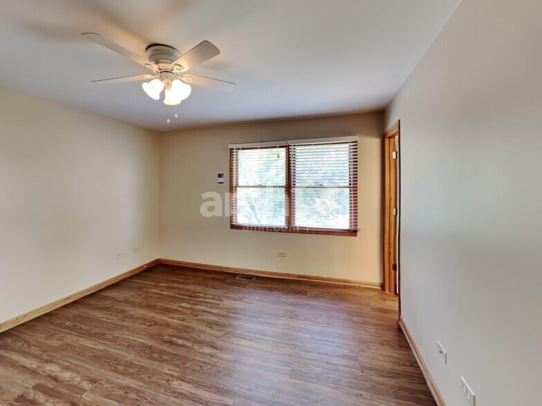Building Photo - 6917 Monmouth Dr