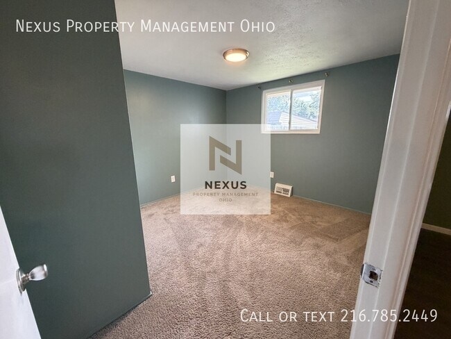 Building Photo - 6475 Sandfield Dr
