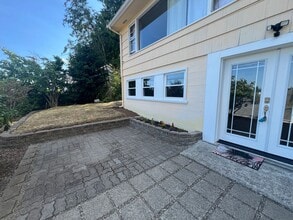 Building Photo - Furnished 1 Bedroom, 1 Bath including all ...