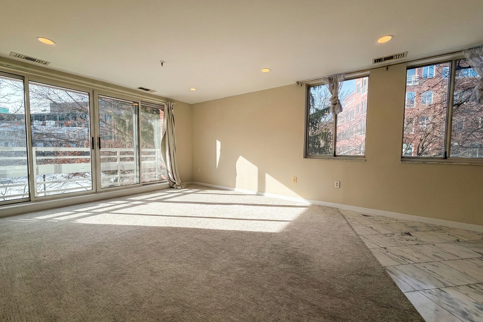 Building Photo - 4 Canal Park