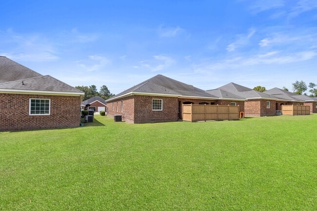 Building Photo - 102 Ledbury Cove