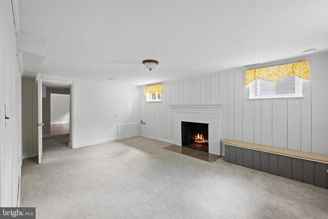 Building Photo - 4714 Upton St NW