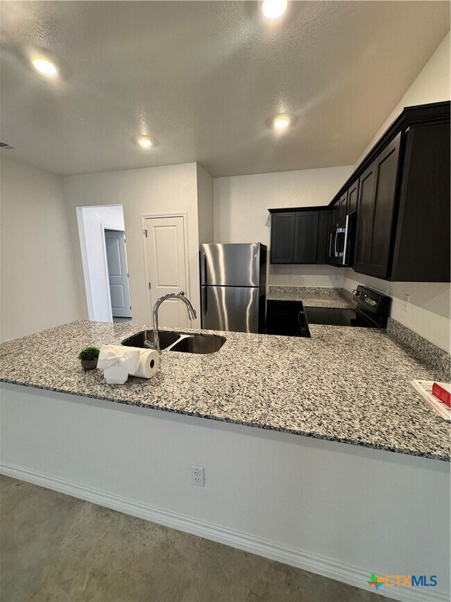 Building Photo - 1274 Lehmann Dr