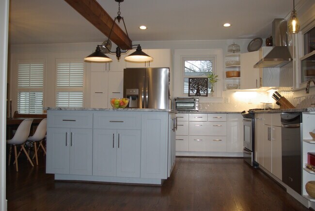 Building Photo - 24 Sevier St