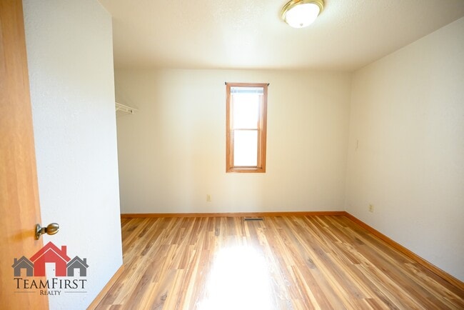 Building Photo - 608 Central St