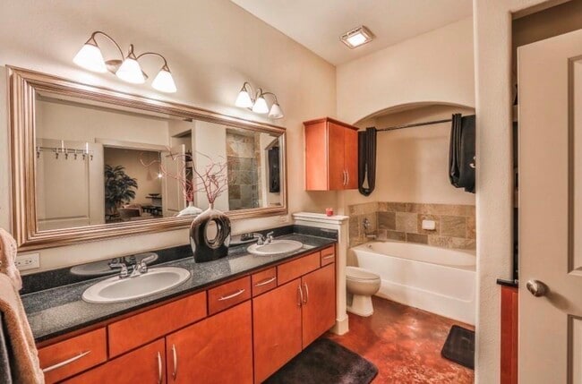 Building Photo - 1901 Post Oak Blvd