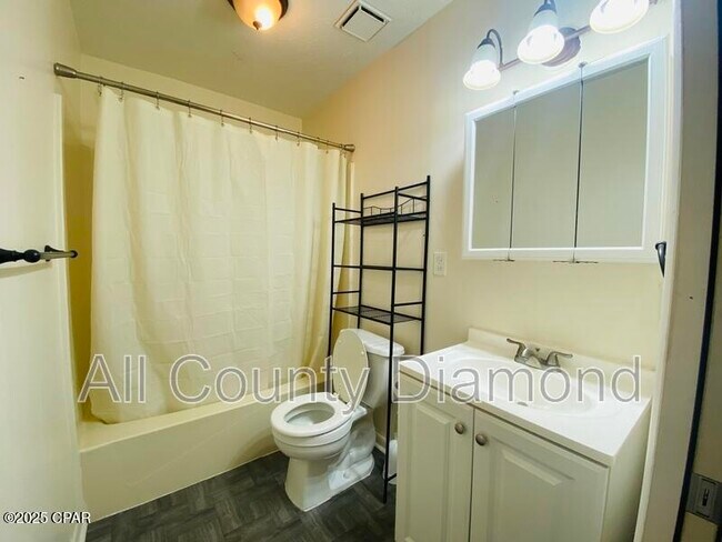 Building Photo - 4819 Hispaniola St