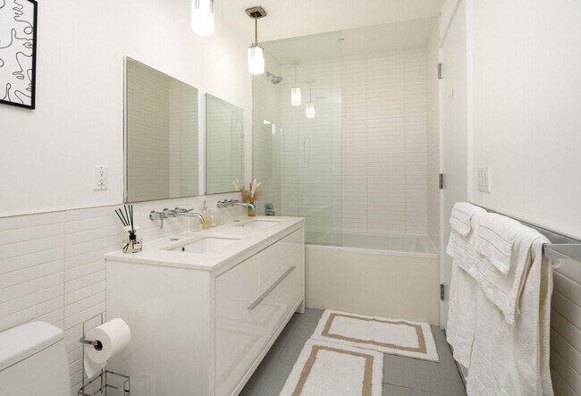 Building Photo - 140 Fulton St