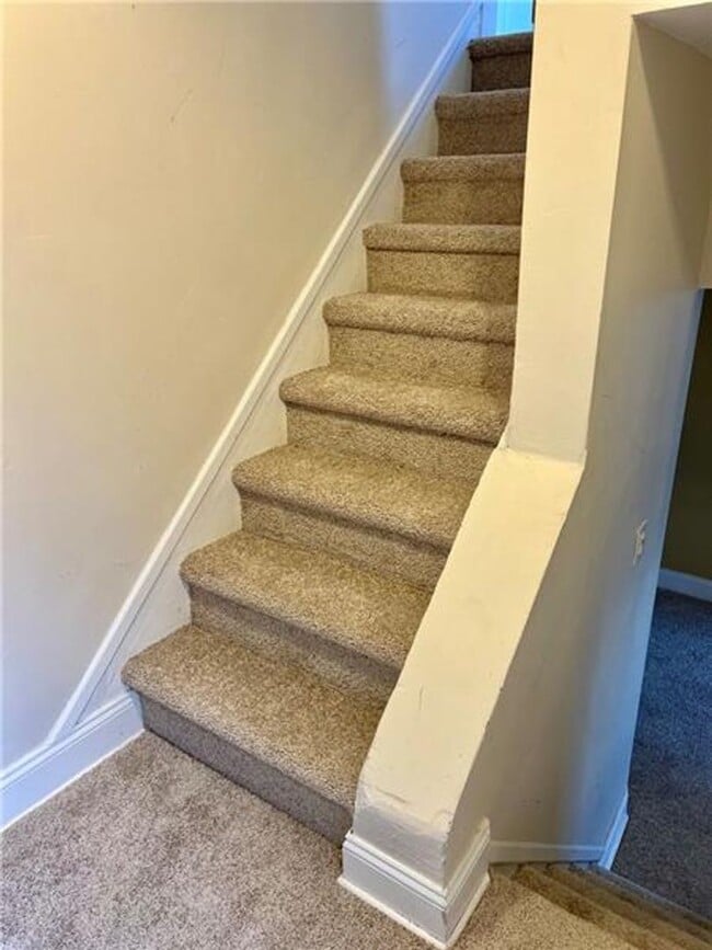 Building Photo - Luxurious 5-Bedroom Rental in the Heart of Shadyside