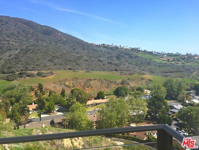 Building Photo - 6232 Tapia Dr