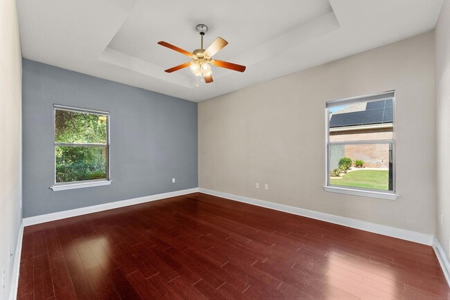 Building Photo - 554 Camellia Ct