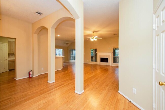 Building Photo - 7731 Las Flores Dr