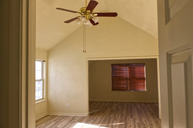 Building Photo - 805 Shadowberry Crest