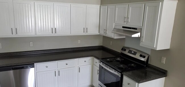 Building Photo - 3 bed 2 bath rental home