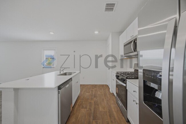 Building Photo - 5106 Blind Shot