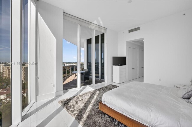 Building Photo - 4100 Island Blvd