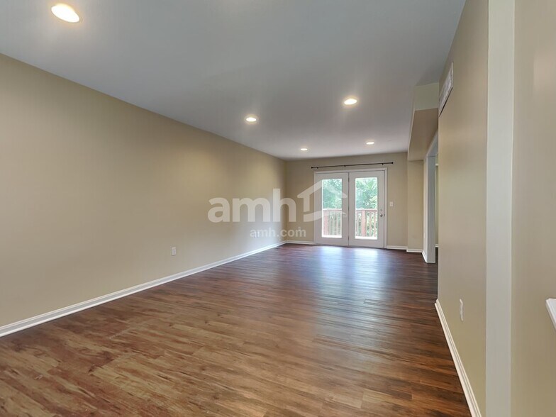 Building Photo - 10311 Charleston Ln