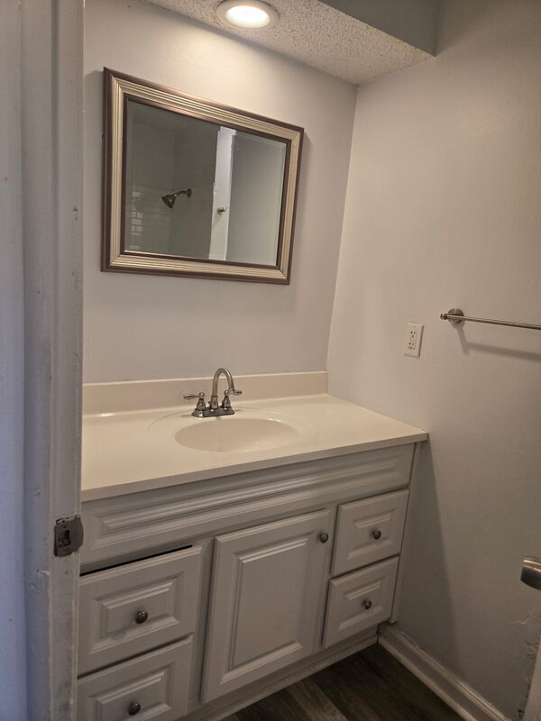 Building Photo - 1861 E 78th St