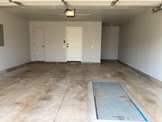 Building Photo - Deer Creek Schools! Storm Shelter, great colors, lots of light, swim, workout and play right in t...