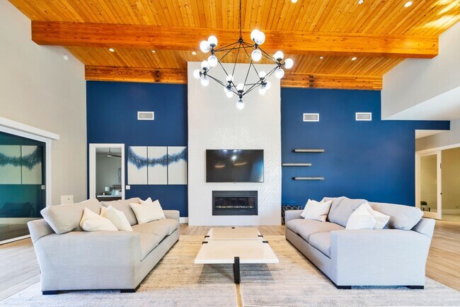 Building Photo - Stunning 4BR House in Phoenix