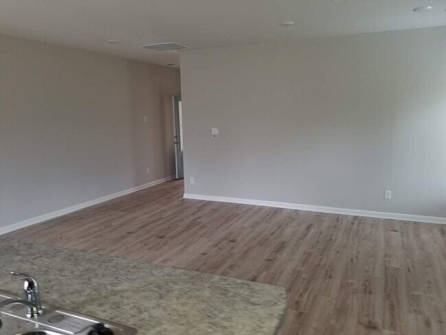 Building Photo - 18140 Fox Hollow Loop